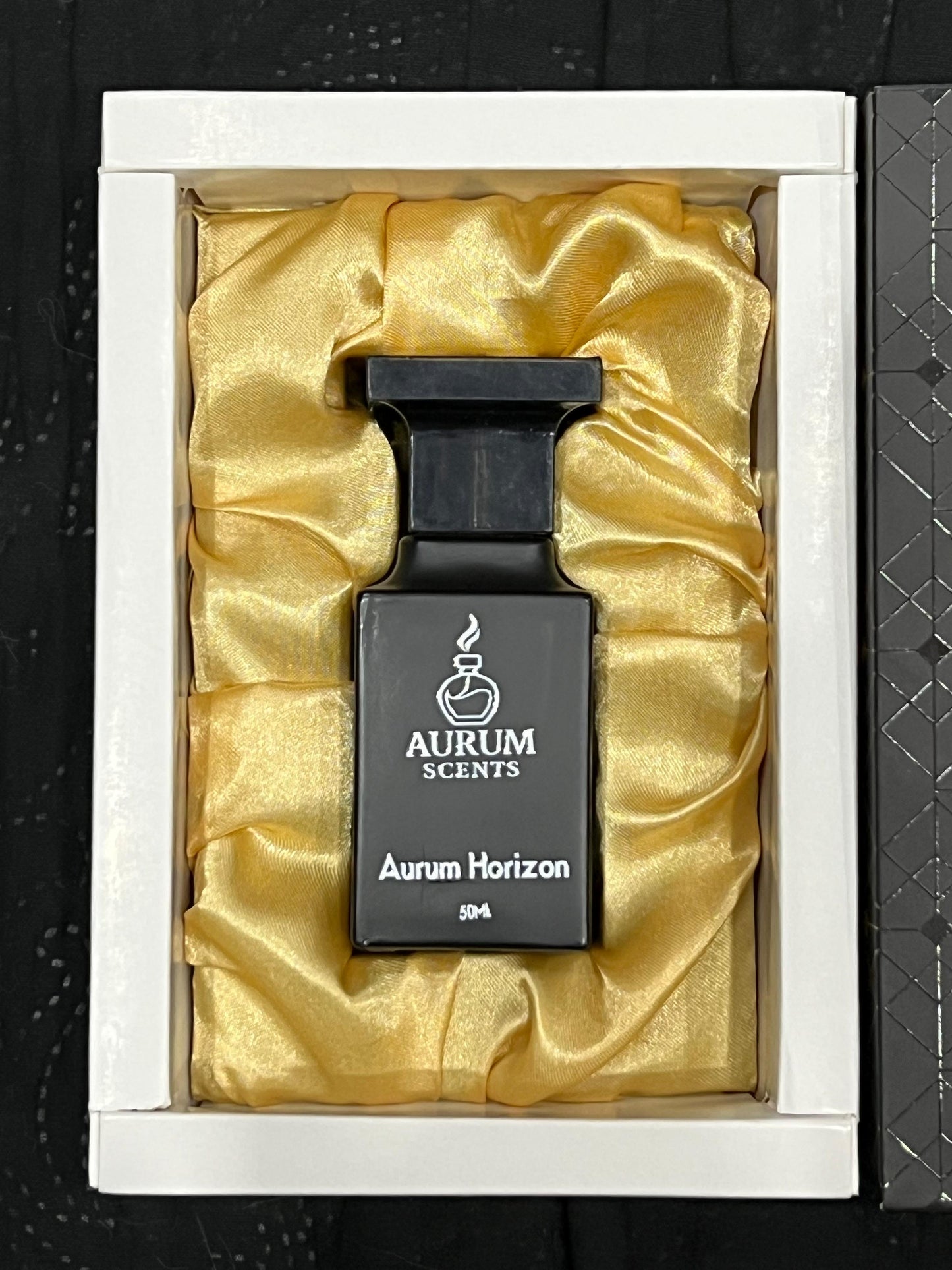 Aurum Horizon — 50ml Eau de Parfum for Men | Rich Oud & Long-lasting Fragrance